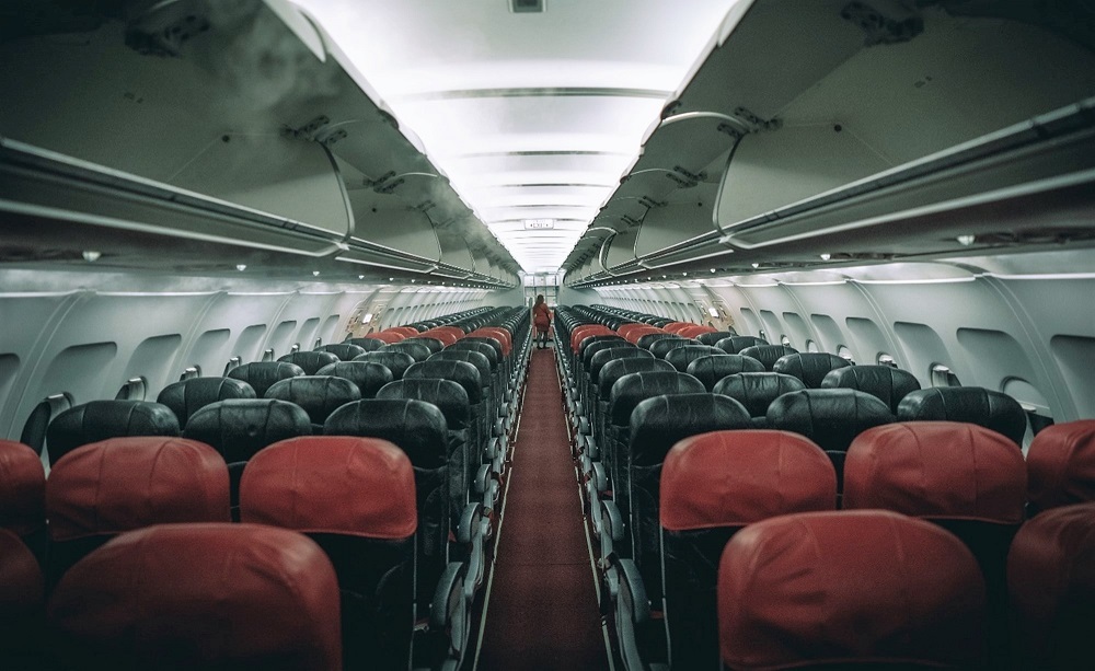 面對武漢肺炎疫情「退票」危機，考驗航空業者應變力，如何分析產業影響