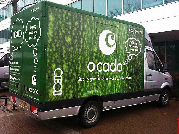 英國最大生鮮電商Ocado，繼無人車送貨後再推語音購物